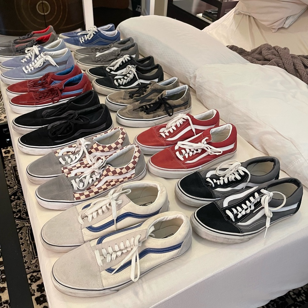 11 pair Vans Old School